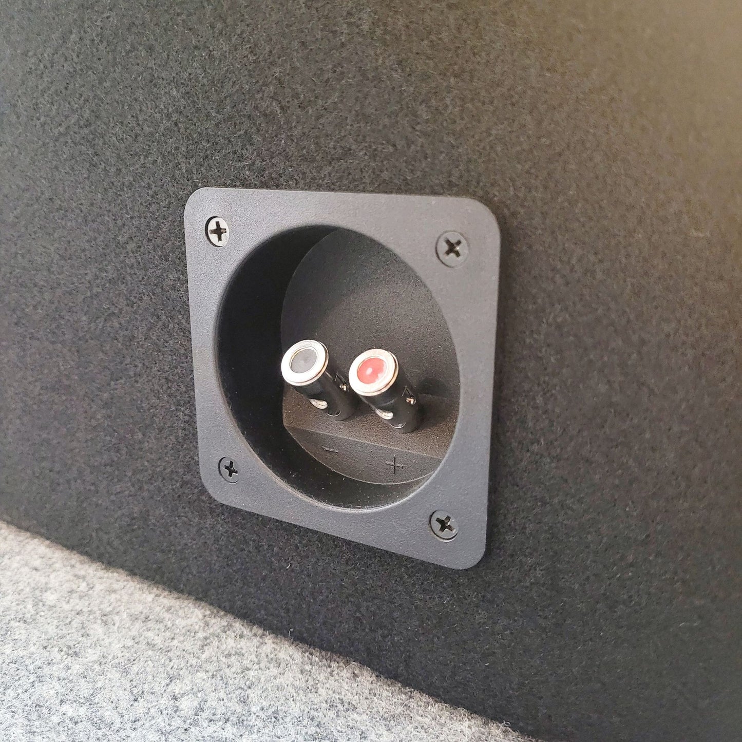 SUB 30XL• Subwoofer Leergehäuse für 30cm Tieftöner