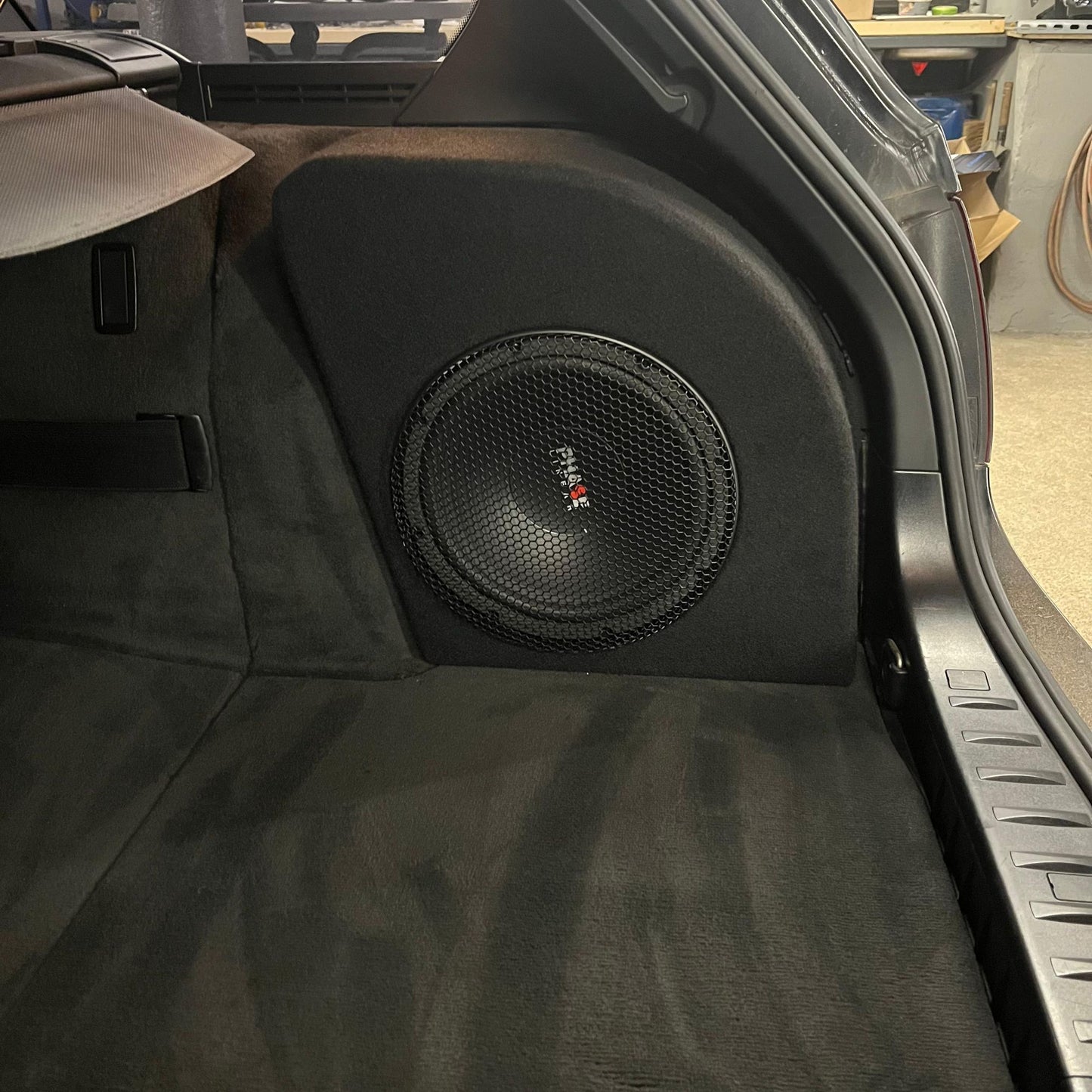 SUB e-91t • Auto-Subwoofer 200 Watt für BMW 3er E91 Touring